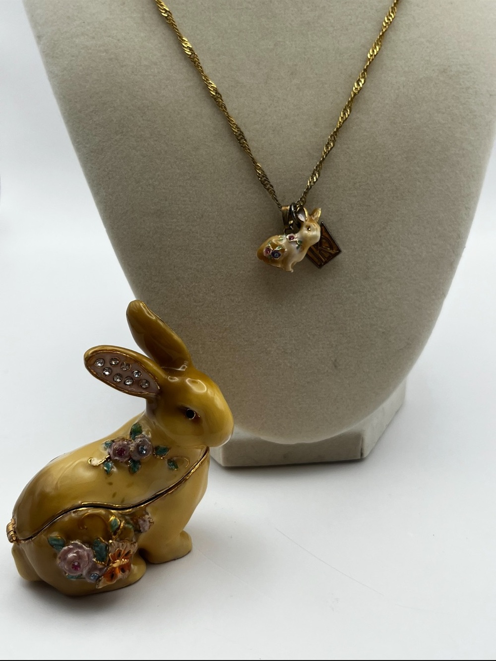 Kingspoint Designs Ms Serenity Rabbit Trinket Box Matching Necklace Jeweled